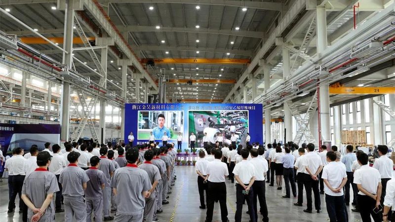 新型防火保温材料：一吨批发价的背后**